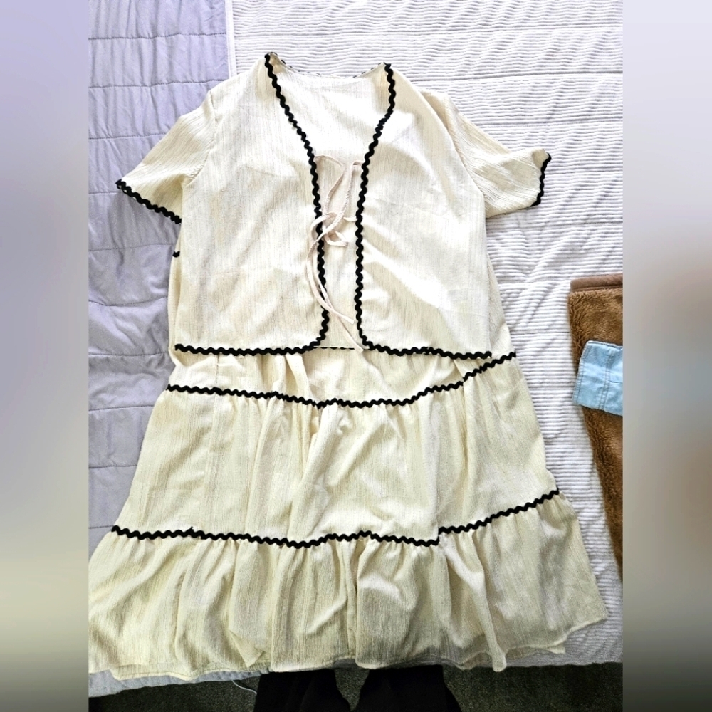 SHEIN Cream with Black Trim Skirt Set. Size XL